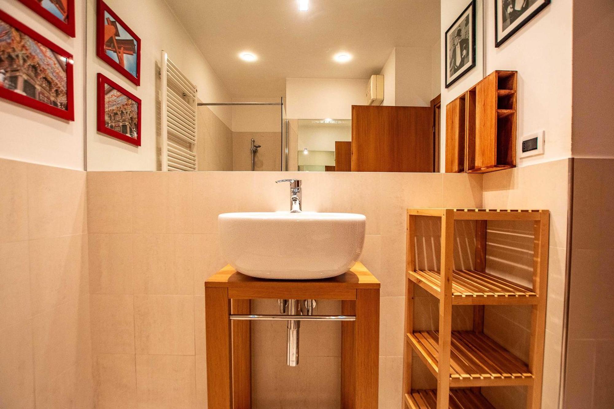 White Tower Guesthouse Trieste Bagian luar foto